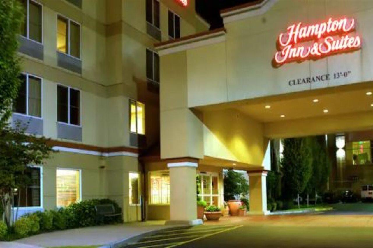 Hampton Inn & Suites Seattle North/Линуд Екстериор снимка