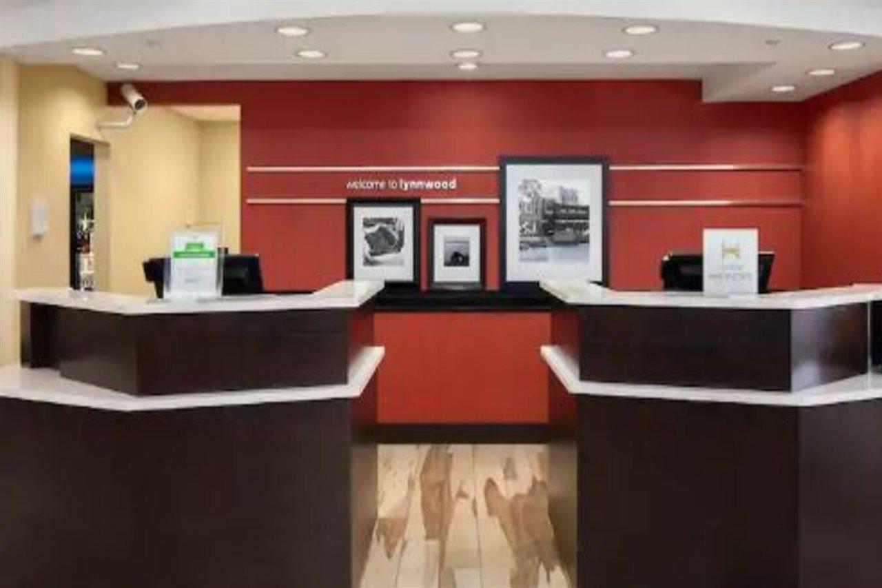 Hampton Inn & Suites Seattle North/Линуд Екстериор снимка