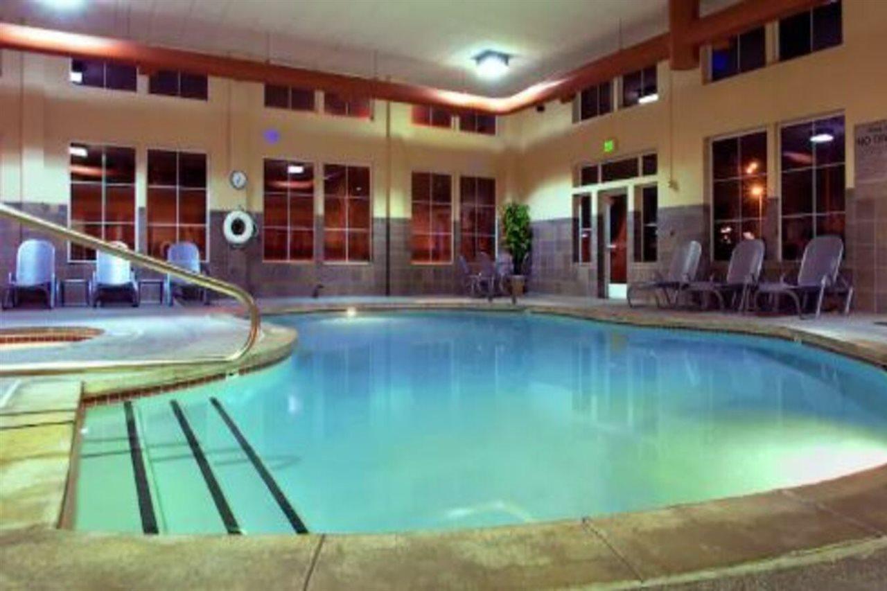 Hampton Inn & Suites Seattle North/Линуд Екстериор снимка