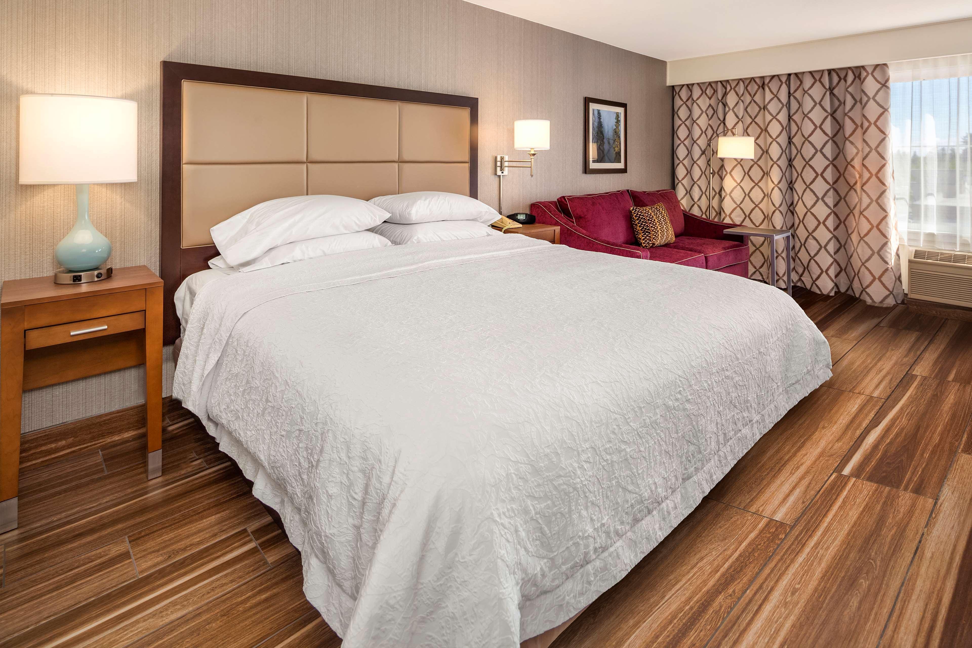 Hampton Inn & Suites Seattle North/Линуд Екстериор снимка