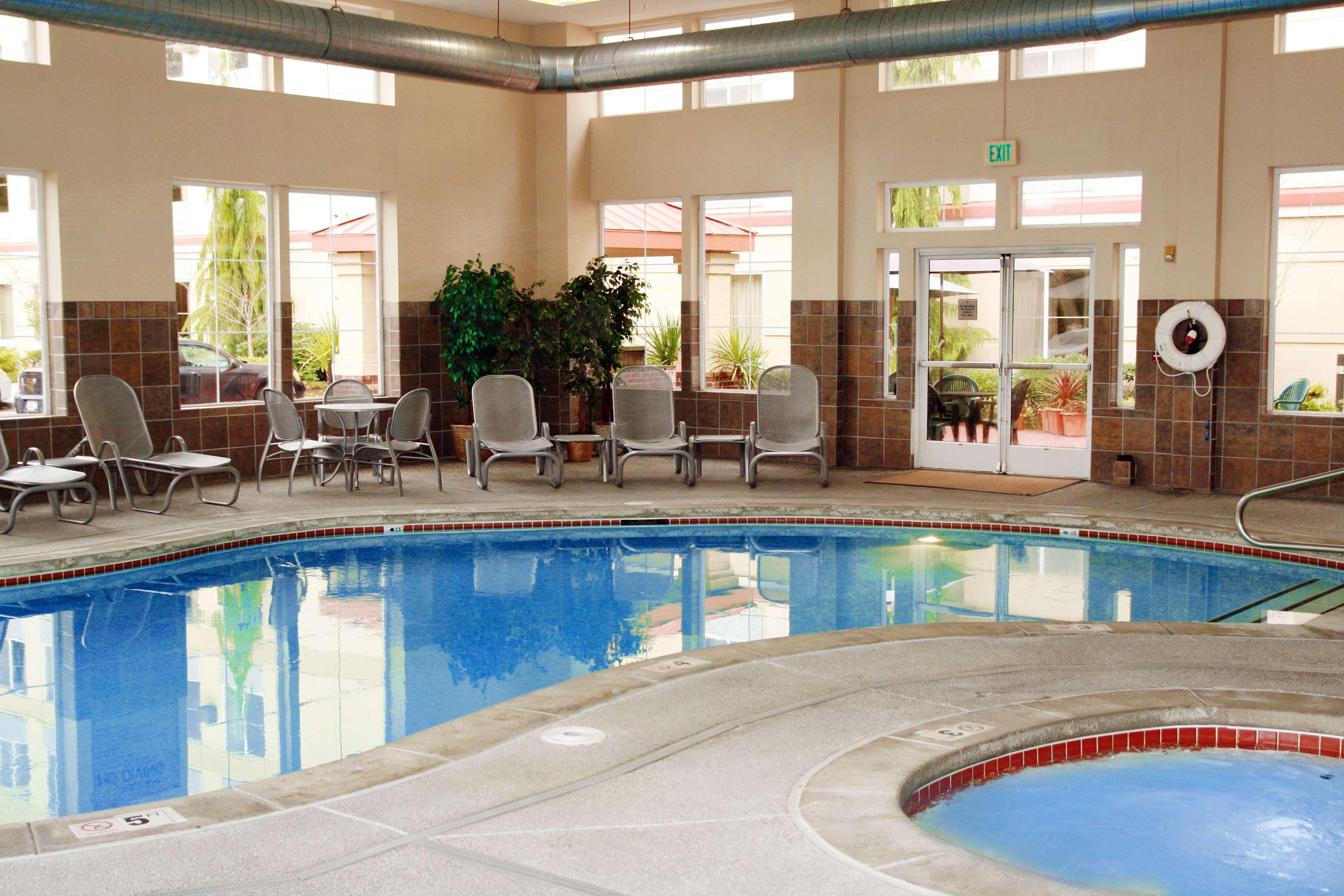 Hampton Inn & Suites Seattle North/Линуд Съоръжения снимка