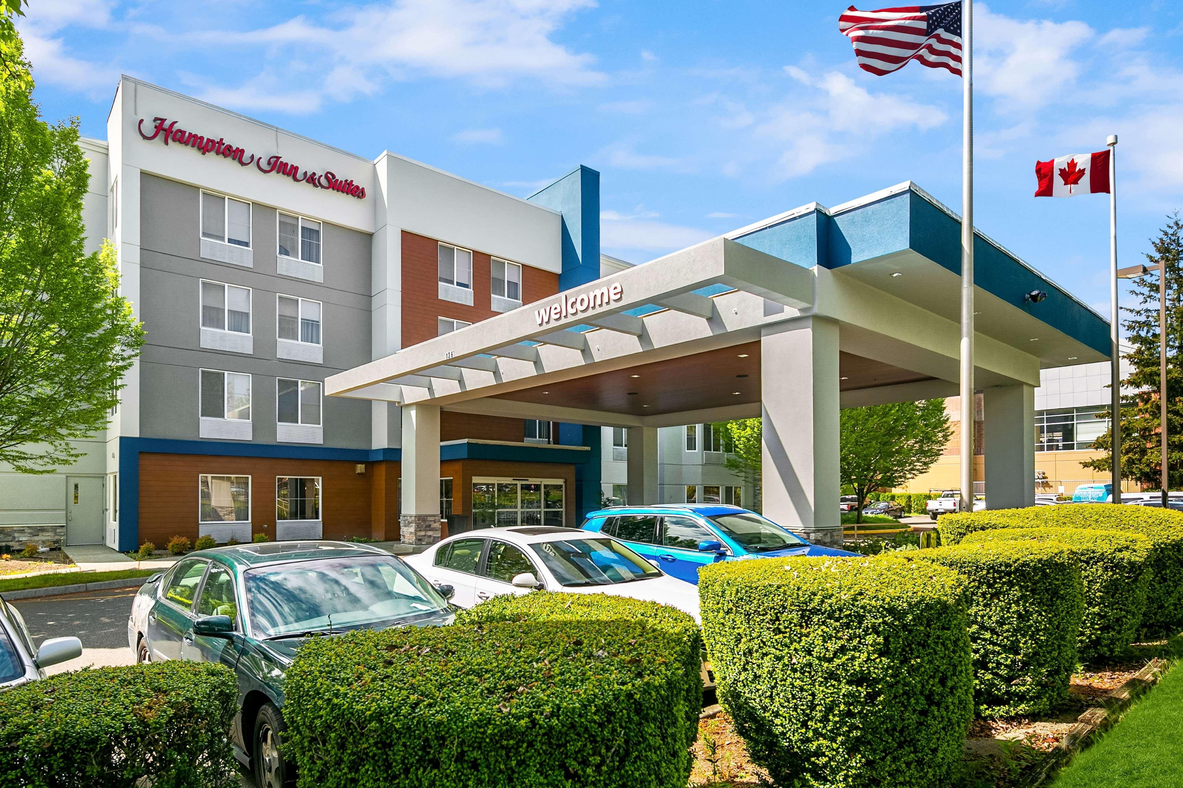 Hampton Inn & Suites Seattle North/Линуд Екстериор снимка