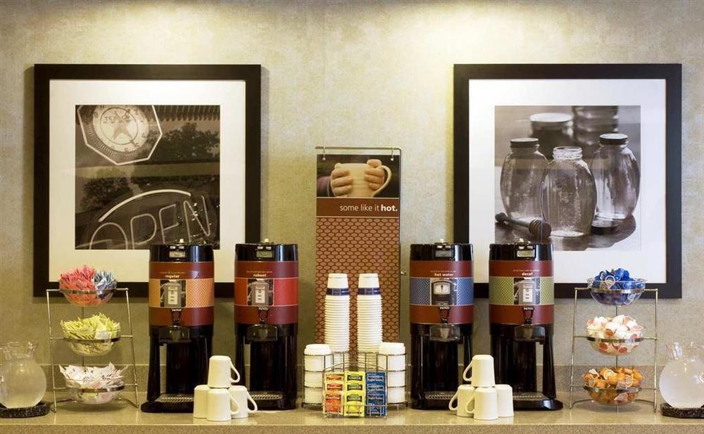 Hampton Inn & Suites Seattle North/Линуд Ресторант снимка