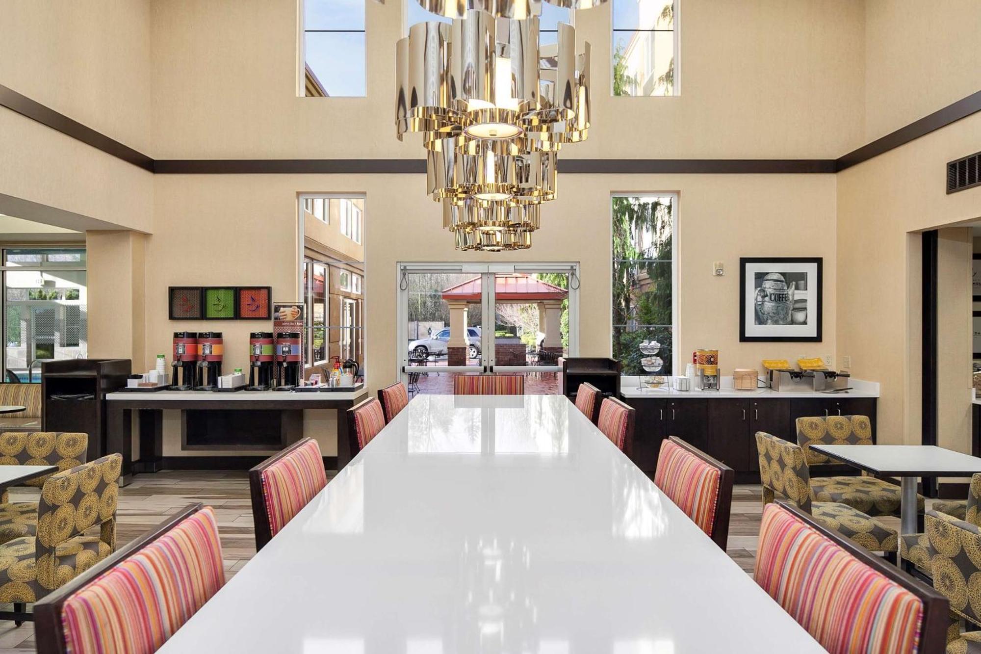 Hampton Inn & Suites Seattle North/Линуд Екстериор снимка