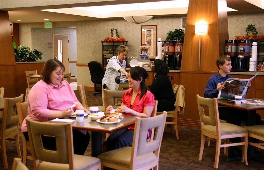 Hampton Inn & Suites Seattle North/Линуд Ресторант снимка
